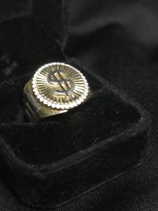 Bague pour homme en or 10 $ signe Cash