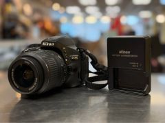 Caméra Nikon D5100 avec Lentille 18-55mm avec batterie et chargeur
