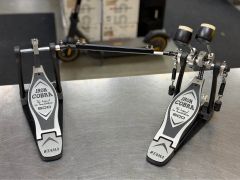 Pédale double Tama Iron Cobra 600 Series Bass Drum avec Case