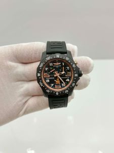 Montre Breitling Endurance Pro 44 Ironman Finisher X823101B1B1S1