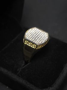 Bague pour homme style versace avec zircons et or 10k