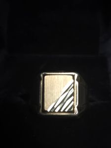 Bague pour homme en or 10k